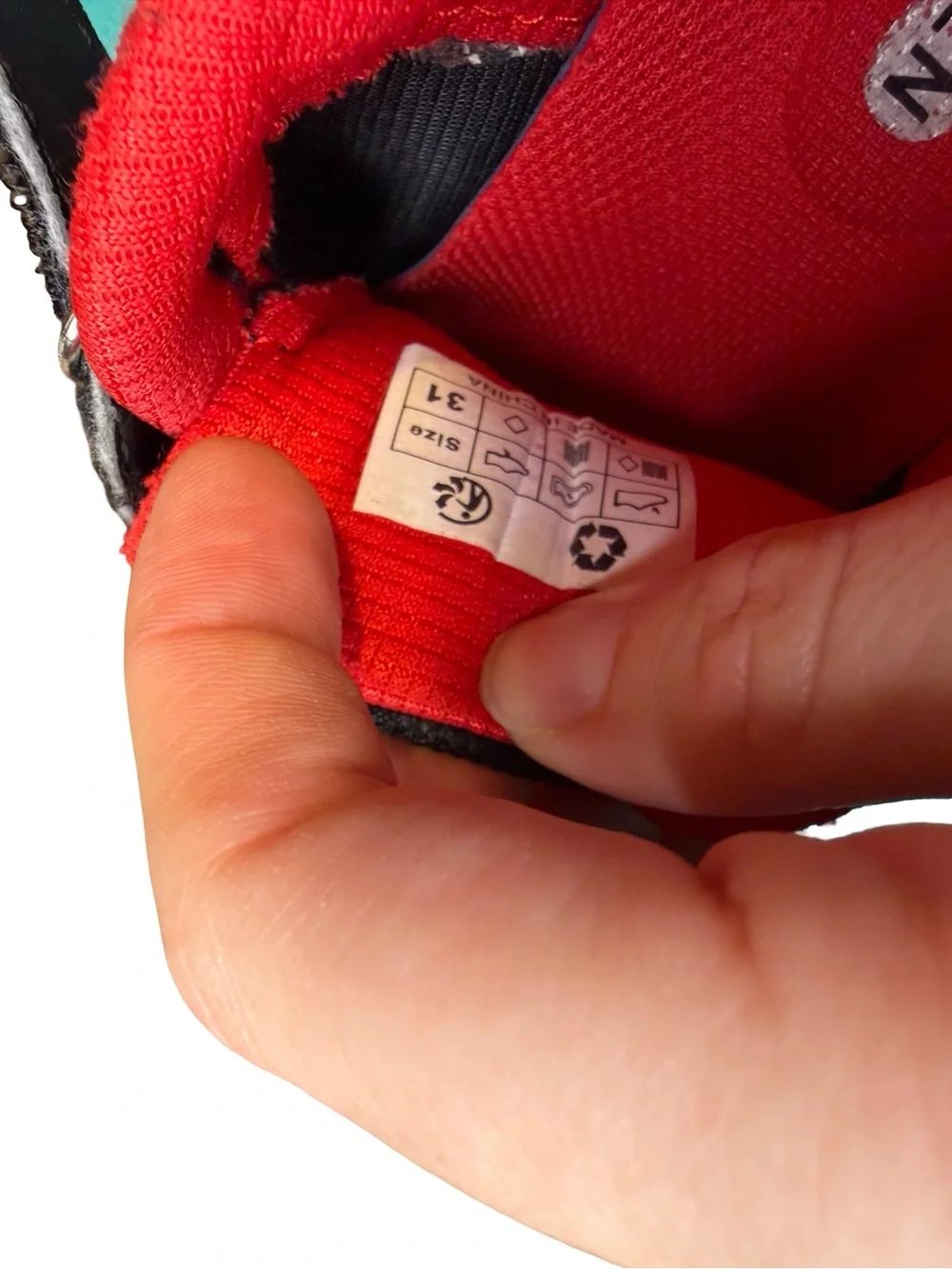 ✨❤️ UBFEN Kids Red & Black Lightweight Athletic Sneakers Size 12 ❤️✨‎